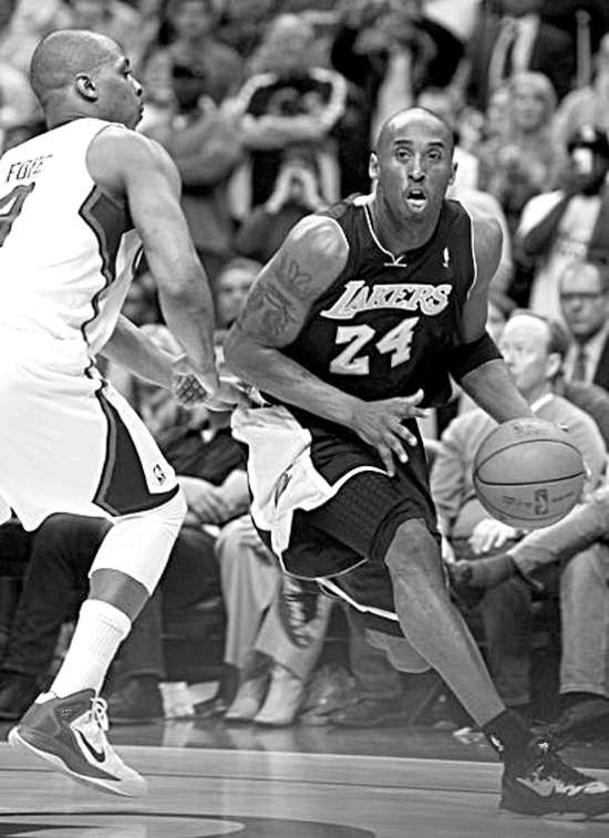 乐鱼体育游泳预选赛上演强强对话，荆楚霹雳队翻盘关东天虎队，战术调整见效；年轻人站出来了的简单介绍